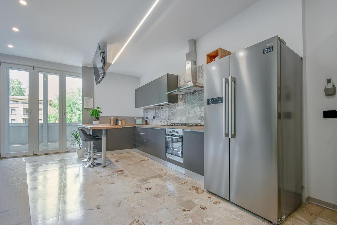 Alle Porte Del Centro - Guest House - Reggio Emilia - Ingresso Centro Storico - Parcheggio Gratuito Ngoại thất bức ảnh