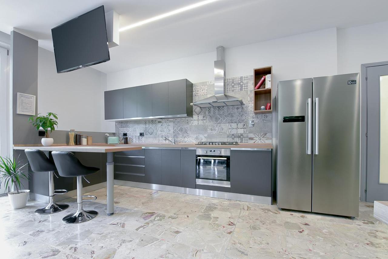 Alle Porte Del Centro - Guest House - Reggio Emilia - Ingresso Centro Storico - Parcheggio Gratuito Ngoại thất bức ảnh